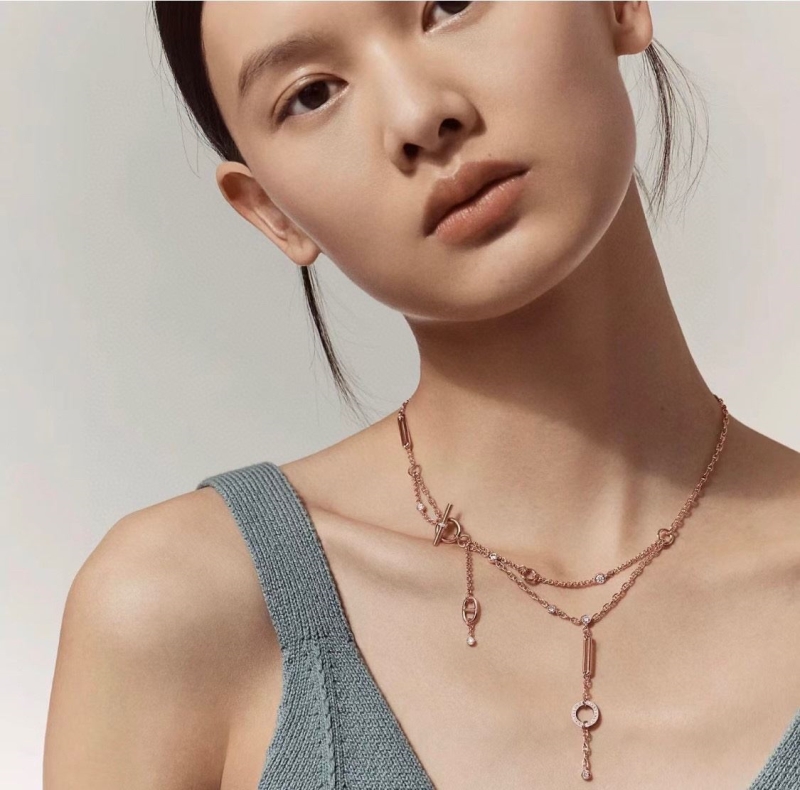 H**me5 necklaces